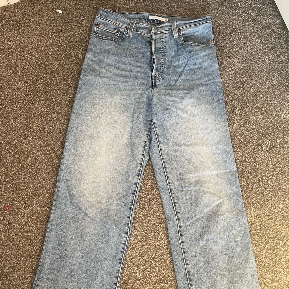 Levi’s Ribcage Straight Jeans - size 28